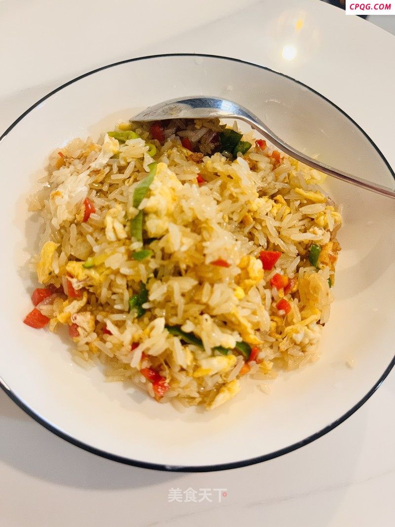 泡萝卜丁蛋炒饭的做法