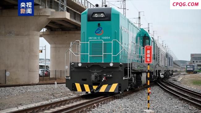 我国首批1000kW电池动力机车在大连下线