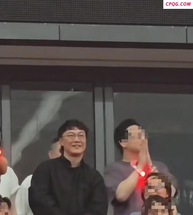 谢霆锋转发王菲看他演唱会的博文 港娱半壁江山齐聚