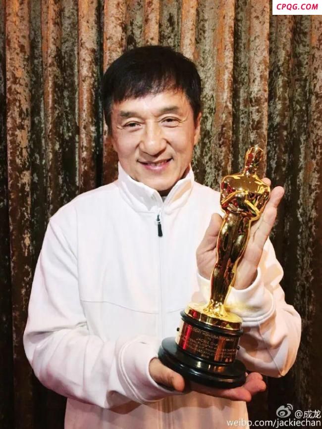成龙再获终身成就奖感谢影迷 传奇生涯再添荣耀