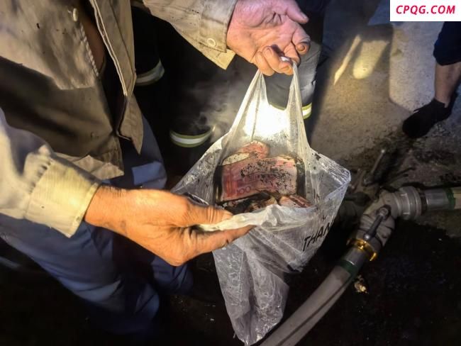 消防火场帮人抢出7万元现金 紧急救援挽回损失
