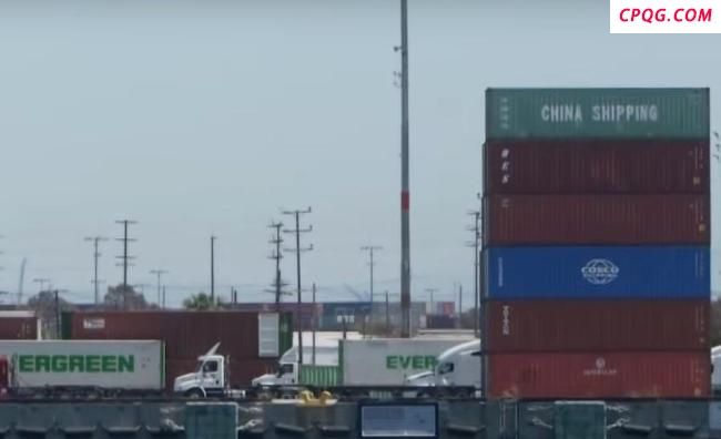 首批145％关税中国货船抵美 美国消费者面临涨价与短缺