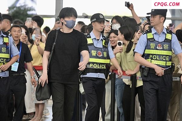 林诗栋出征2025多哈世乒赛 国乒冲击五金关键战