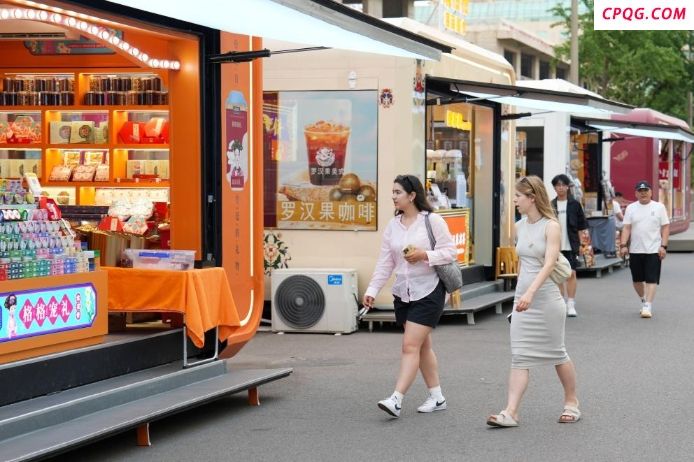 外国游客在中国“买买买”，“中国购”更加火爆