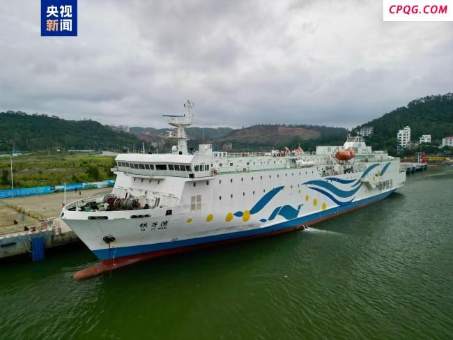 夕发朝至 “广西防城港—海南海口”客滚航线首航