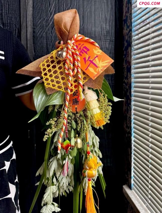 年轻人开始主动挂艾草了 老习俗焕发新活力