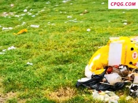 雅迪回应公司团建留下一地垃圾