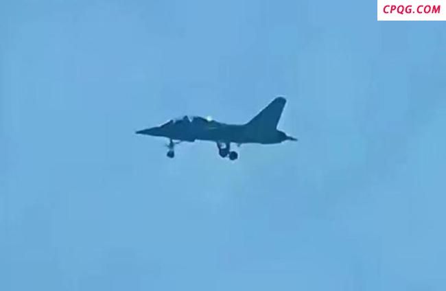 弹射版教练10首次现身，中国航母终于有了专业教练机