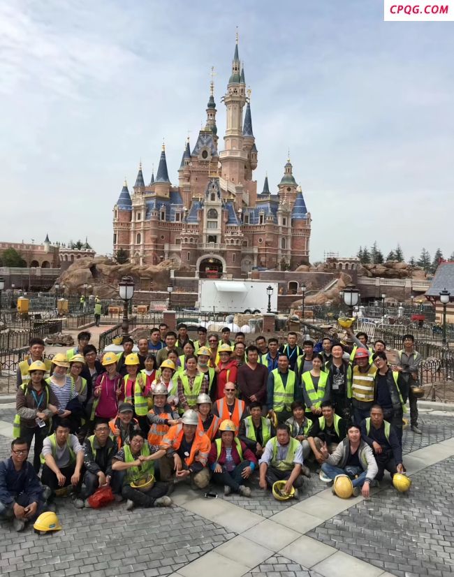 女工怀念十年前建迪士尼乐园经历
