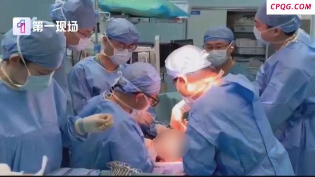 女孩试裤子经提醒后确诊癌症 店员提醒成救命关键