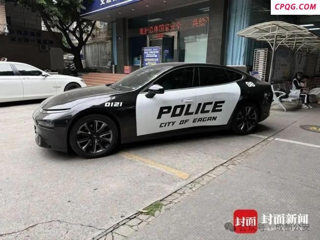 私家车喷涂“police”字样被罚200元 违规涂装受处罚