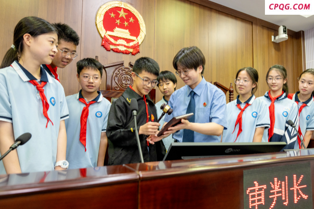 模拟法庭学法治