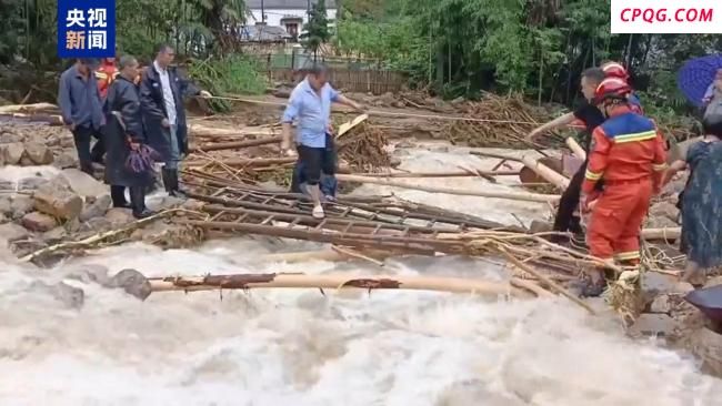 强降雨致浙江衢州部分乡镇受灾 山洪泥石流来袭
