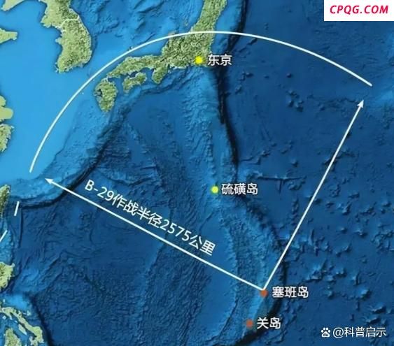 中国海军首次双航母编队突破第二岛链 彰显远洋作战实力