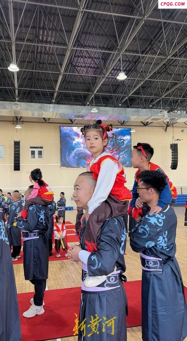 退伍军人当全职爸爸：曾深夜2点出走