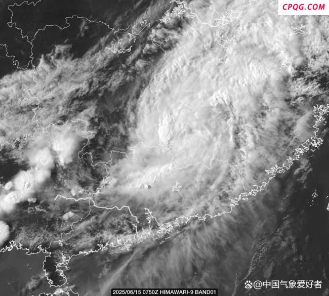 台风蝴蝶登陆后不散 多地暴雨破纪录 南北系统“牵手”增势