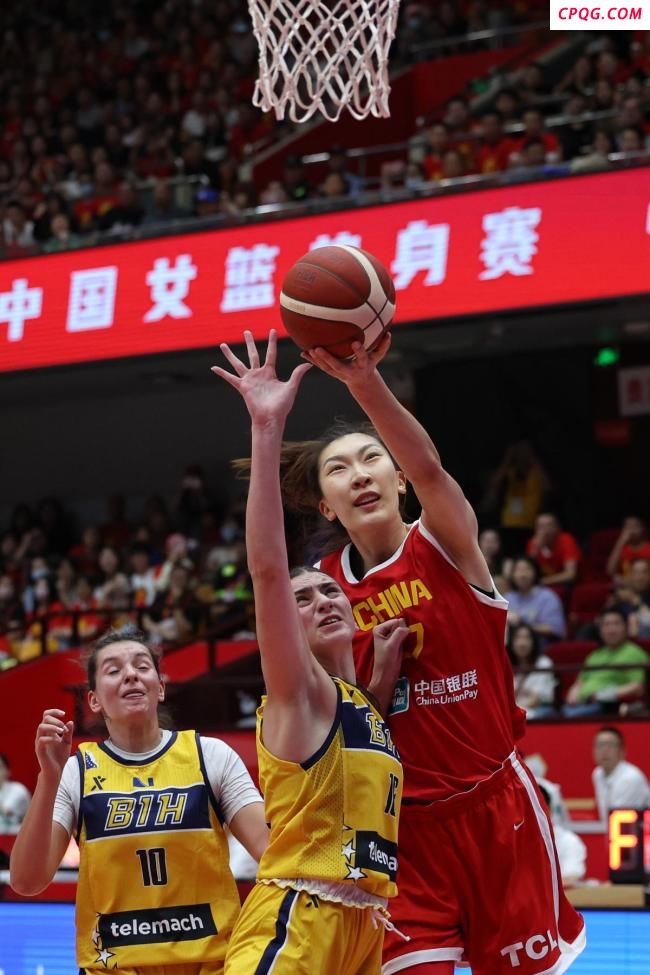 中国女篮济南热身赛狂胜波黑队 备战亚洲杯展现强势