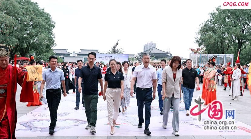 陕西：第四届华清宫贵妃荔枝文化节盛大启幕
