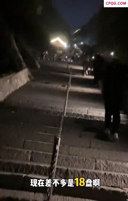 热播剧男演员接戏困难兼职泰山陪爬 生活不易坚持梦想