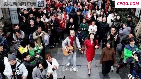 歌手马薇悼念陈彼得