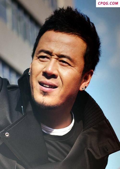 杨坤成名前曾靠女友养