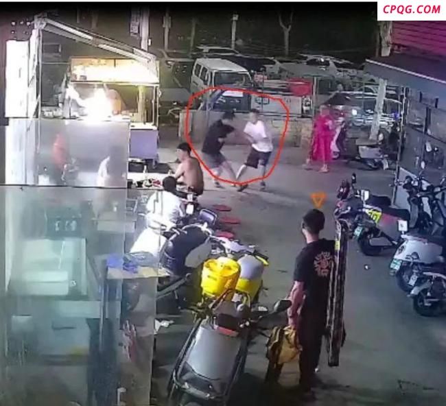 警方回应男子街头“抢小孩”