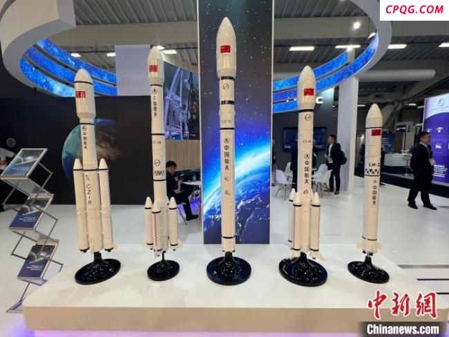 中国航天科技产品亮相巴黎航展 多款火箭模型首秀国际