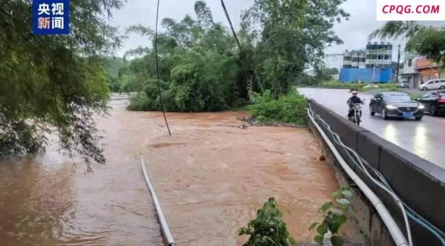 航拍广东怀集洪峰过境 洪水淹没多处街区