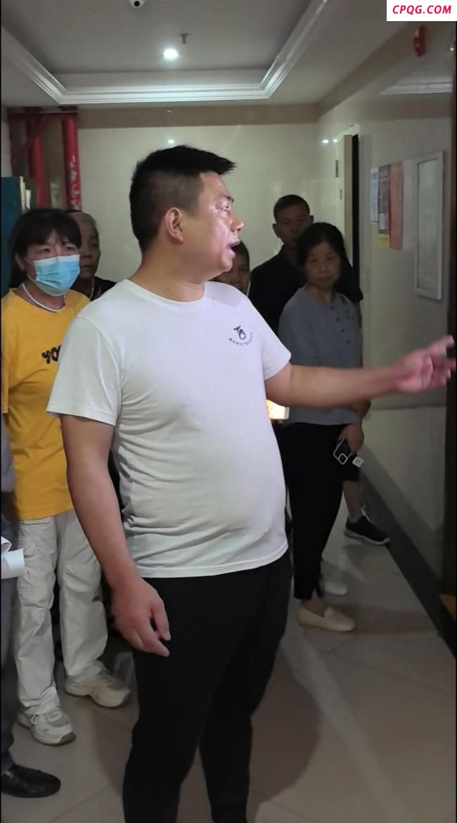 业主反对动用维修基金 物业关停电梯 安全隐患引争议
