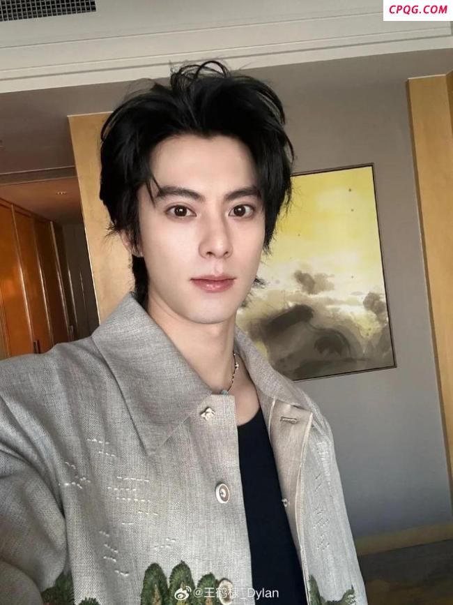 王鹤棣用过的碗筷被供起来？面馆回应