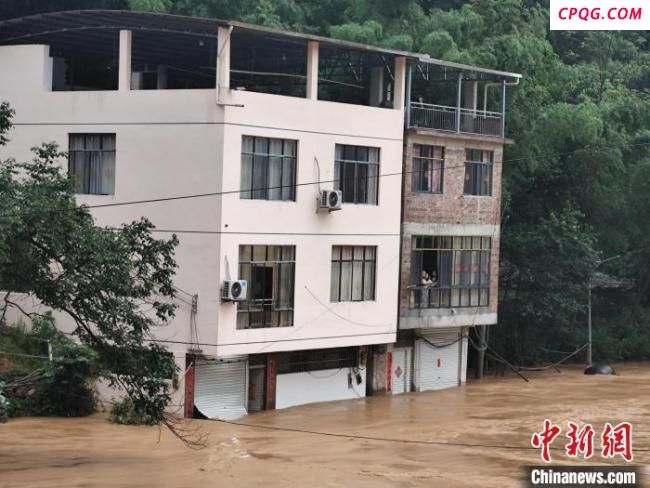 广西三江消防救援5名群众