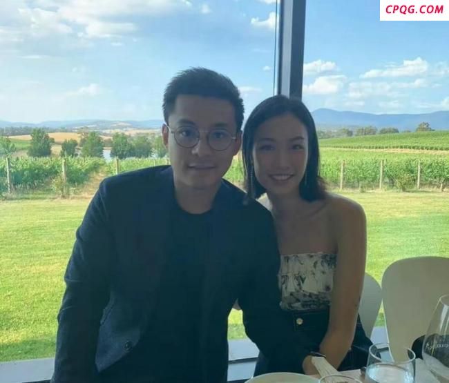 霍震霆曝小儿子霍启仁已结婚 欢迎加入霍家大家庭