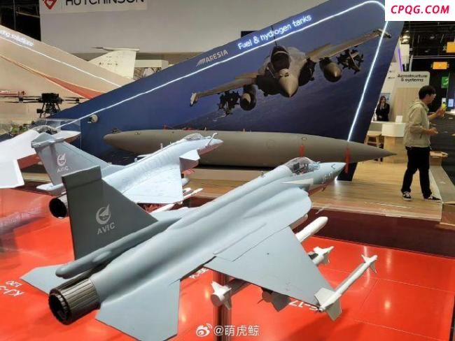 晨枫：歼-8II亮相巴黎30多年后，中国航空人可以霸气地说“不服来战”