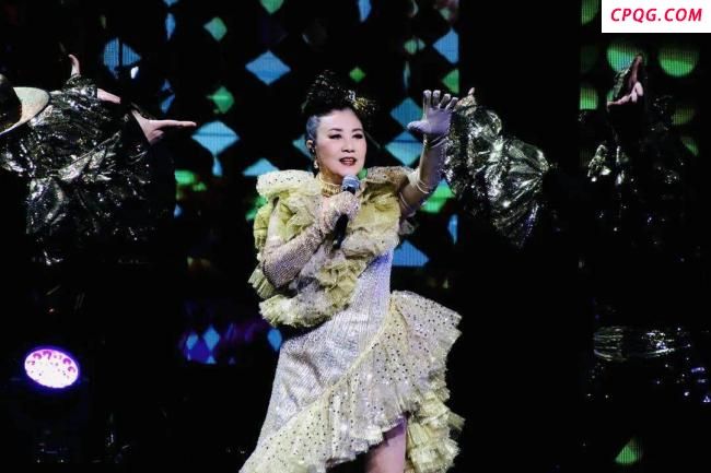 媒体评汪明荃开唱被喷：勿讽他人老去 理解与宽容老龄艺人