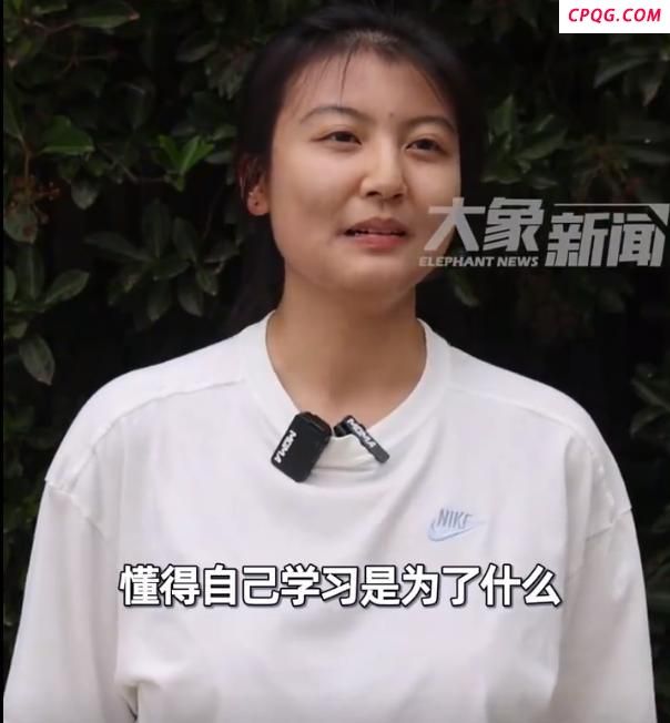 河南开封高中代易瓒物理类高考724分 爸爸激动尖叫庆祝
