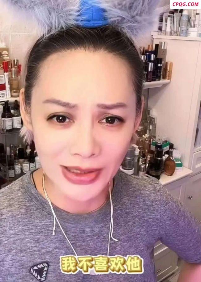 宁静澄清绯闻：不喜欢汪峰，否认恋情传闻