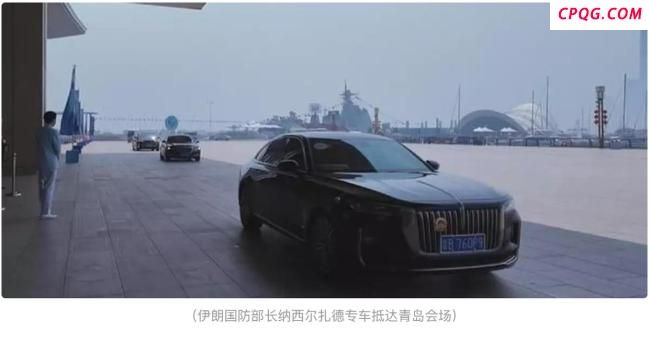 伊朗防长登上中国052D舰参观