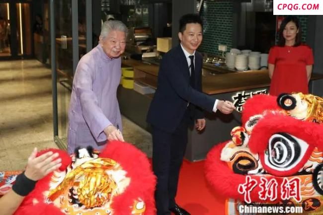 蔡澜：把痛苦一脚踢到大海里 传奇一生落幕