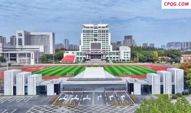 就在武汉 新军校今天正式成立 信息支援部队工程大学揭牌