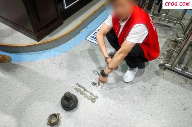 男子潜入朋友家偷古董不料全是仿品 盗窃者被刑拘