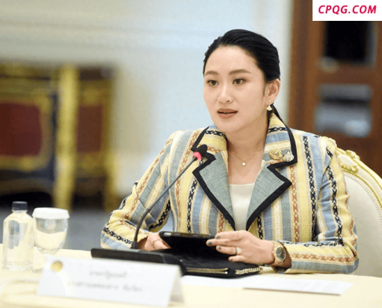 专家：佩通坦被停职 泰国军方成赢家