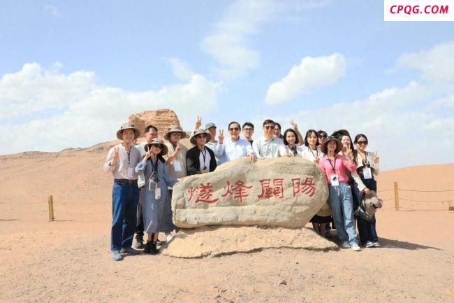 马英九预告暑假将率台青访大陆多地