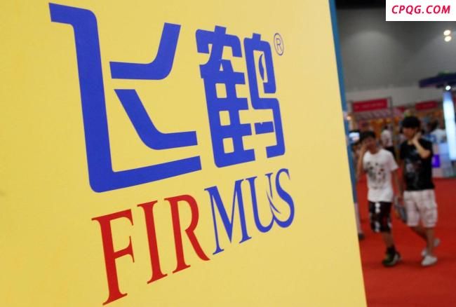 高端奶粉卖不动了？飞鹤股价大跌 业绩暴雷引关注