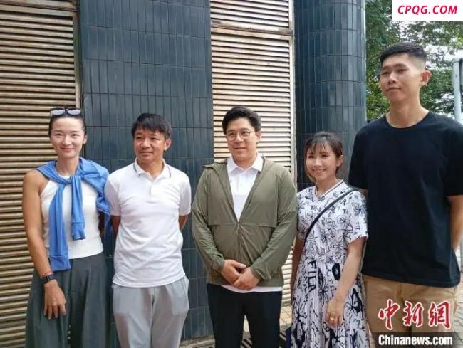 霍震霆赞山东舰访港直呼好震撼