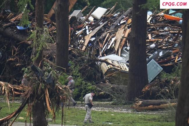 美国得州山洪易发区“无预警系统” 深夜暴雨致82人死亡