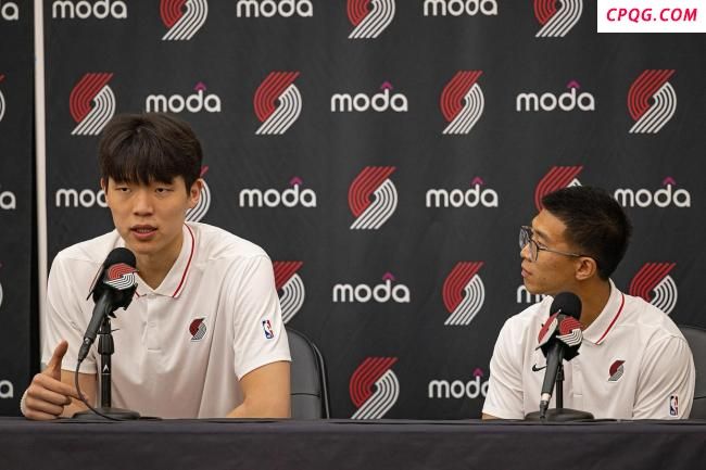 青岛男篮翻译随杨瀚森赴美爆红网络