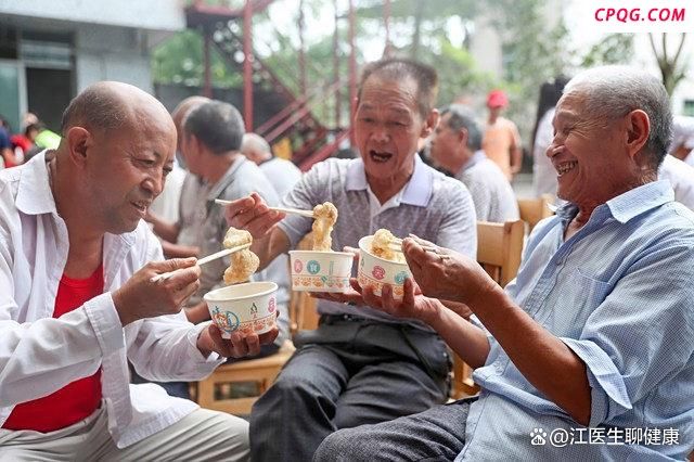 面对高温老人为何不愿开空调 省电观念害健康