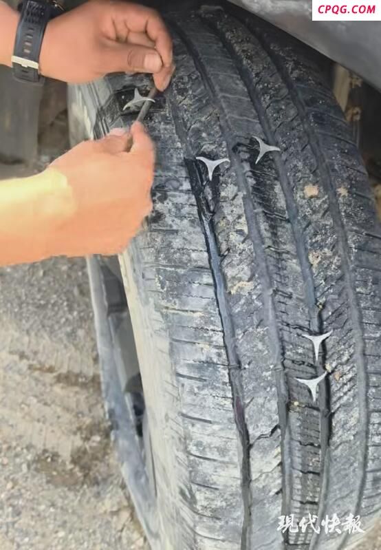 博主青甘大环线遇三角钉扎胎 疑遭人为破坏