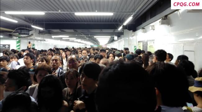东京响起洪水警报 现场宛如灾难大片 暴雨引发多地紧急避难