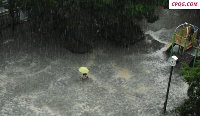 东京响起洪水警报 现场宛如灾难大片 暴雨引发多地紧急避难